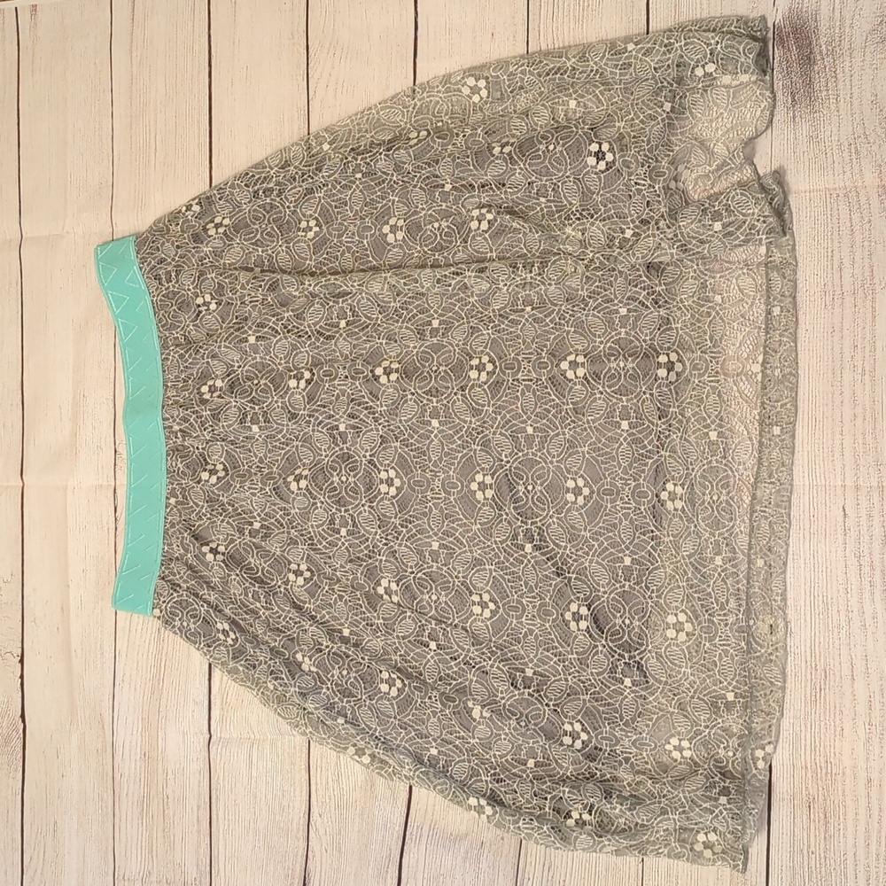 Lularoe Lola Large Gray lace with elastic waistband NWOT